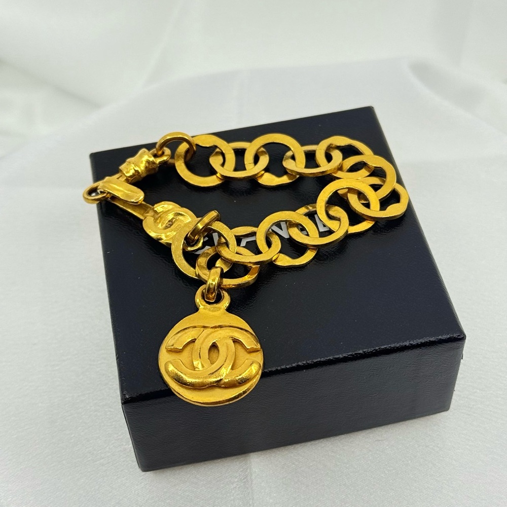 Chanel Vintage Gold CC Coin Charm Chain Bracelet